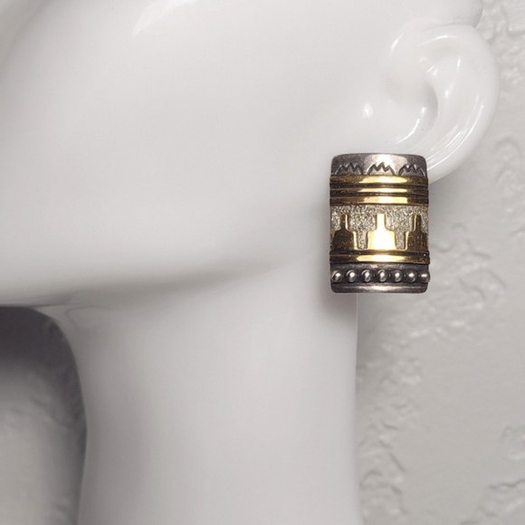 Thomas Tommy Singer Native Sterling Silver Gold Clip On Earrings Signed - Picture 5 of 12